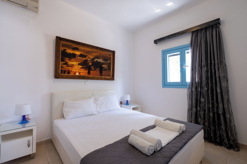 ADELPHI APARTMENTS