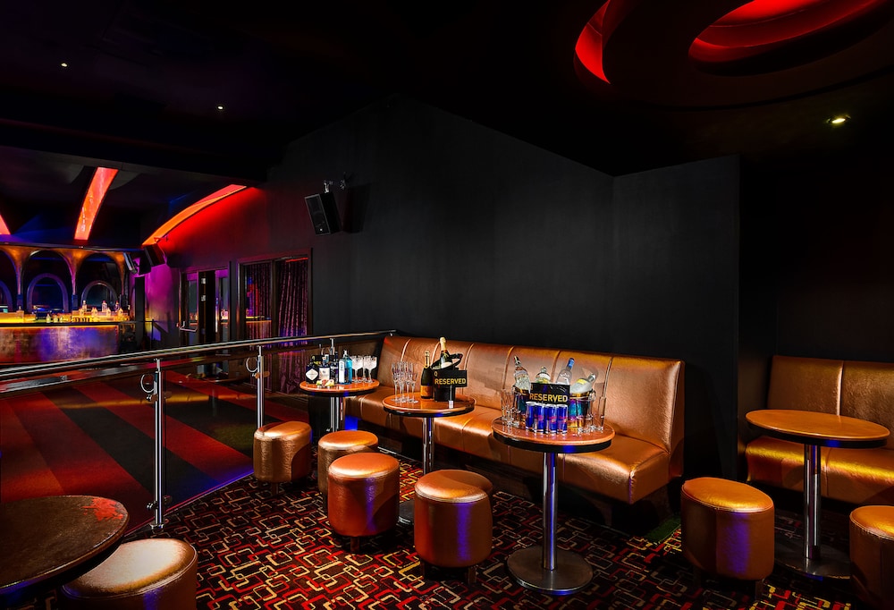 Ennis Vacations - Queens Hotel and Nightclub - Property Image 4