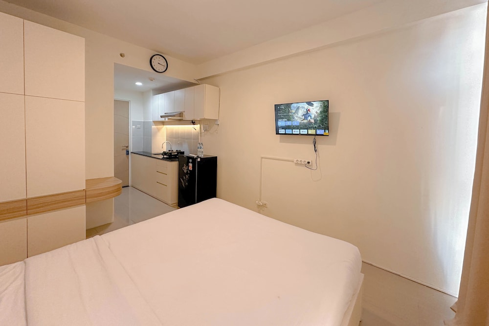 Pleasant And Good Location Studio At Bale Hinggil Apartment