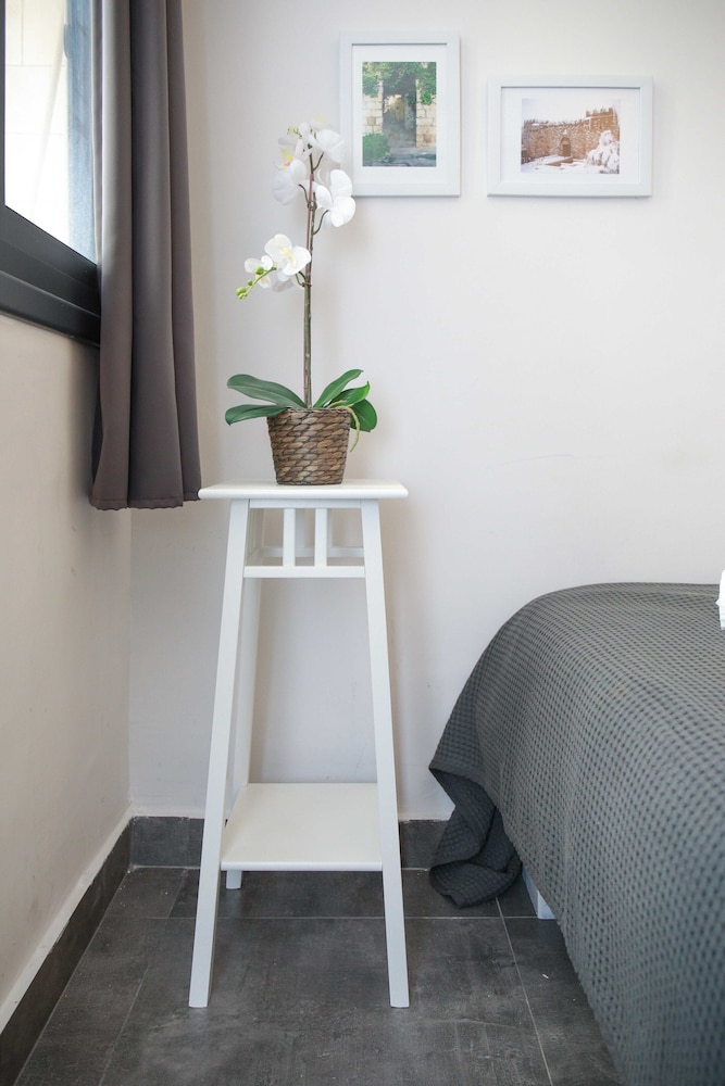 Gabriel Apartments - Jaffa Street - Next To Market view 4