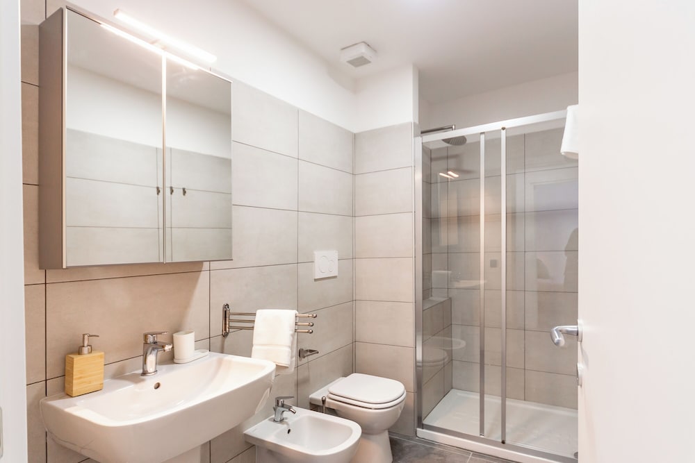 KHL apartments