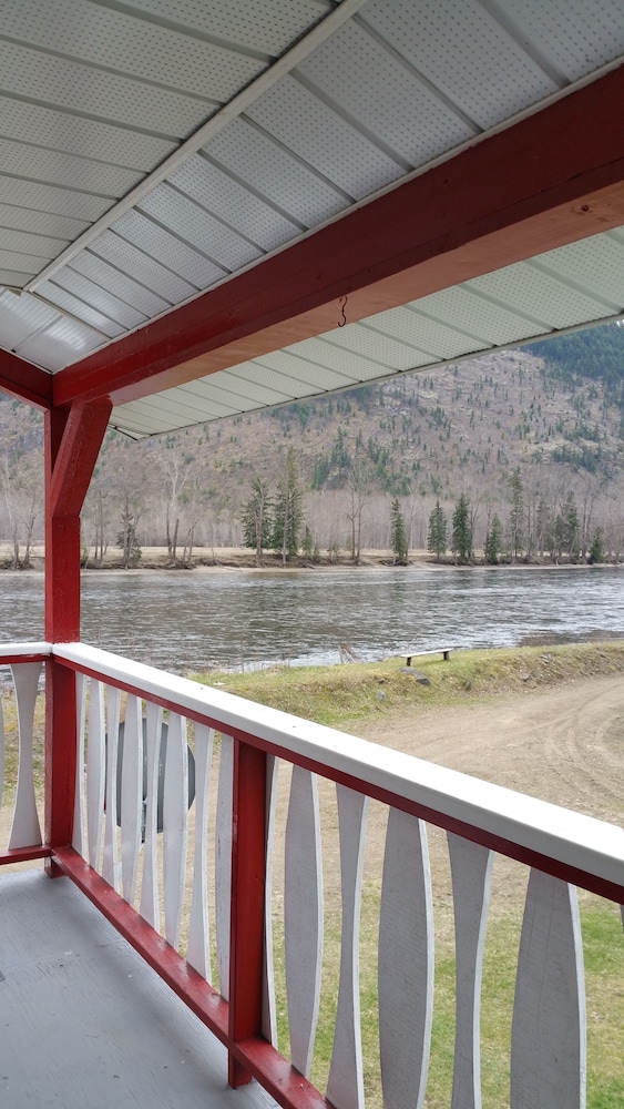 Rivermount Motel Campground and RV Park