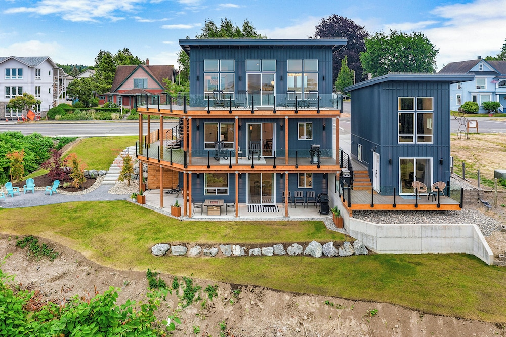Stonegrove Residence