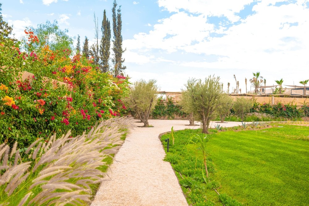 Villa Almaz Marrakech – Palais Exclusif avec Piscine, Spa et Sauna