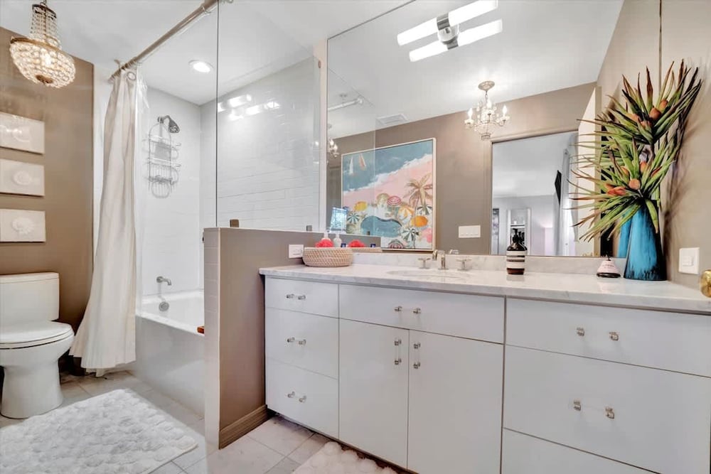 The Royale 2B 4B Luxury Garden Pool Yoga Room