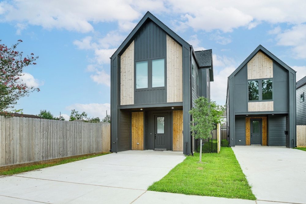Modern Home w/ Private Yard in Northeast H-town!