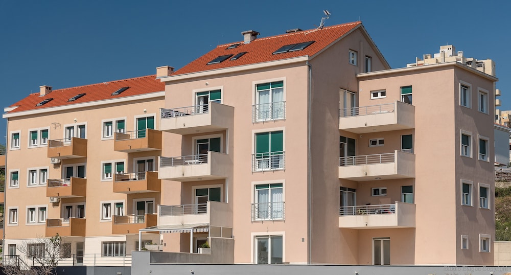 4me Apartments