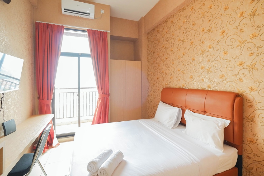 Comfortable And Well Furnished Studio Dave Apartment