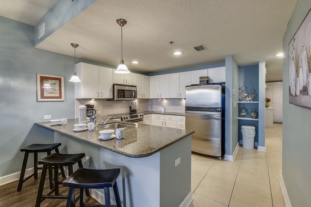 Grand Panama Beach Resort by Book That Condo