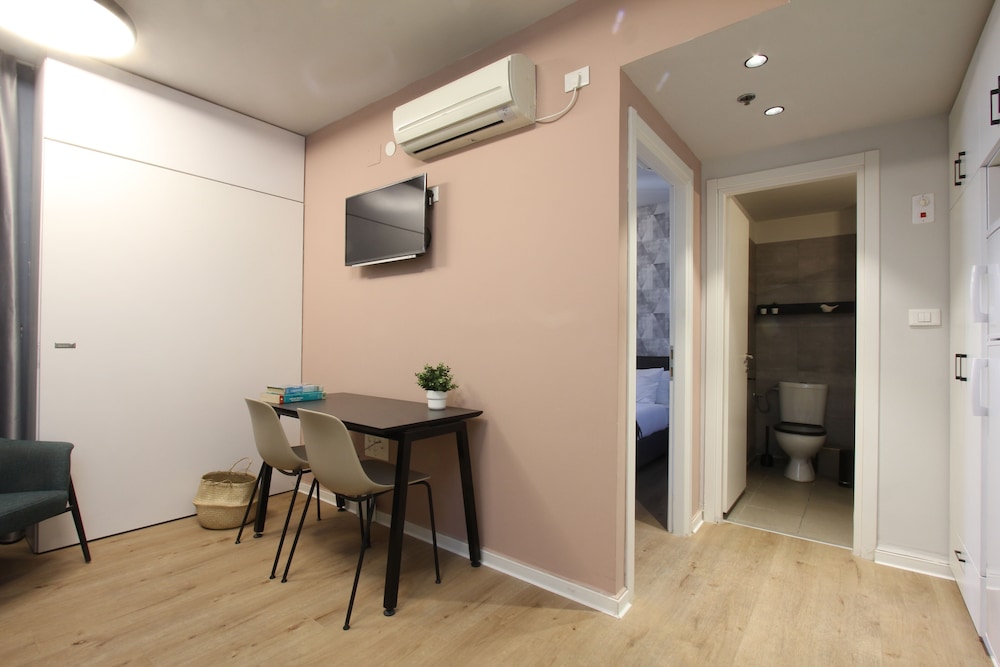 Charming 1B Apt Near Expo & Univ TelAviv
