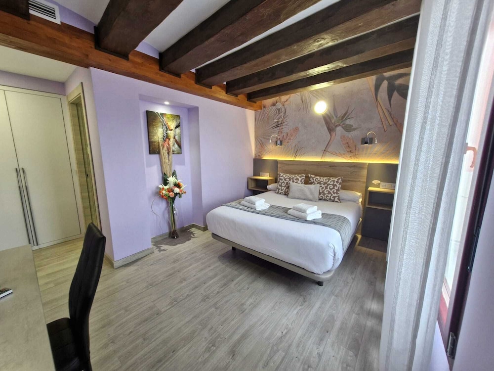 Feeling Home - Suites&Rooms