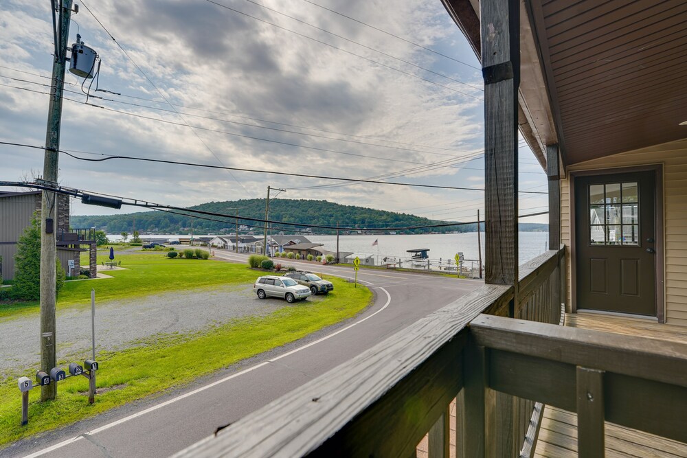 Second-floor Harveys Lake Apartment With Deck! view 5