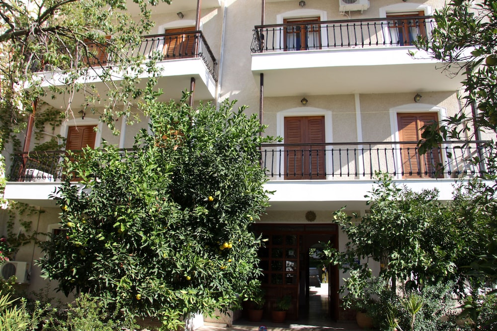 Oasis Apartments