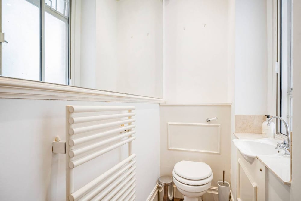 Luxury 3BR Mayfair Apartment Near Green Park