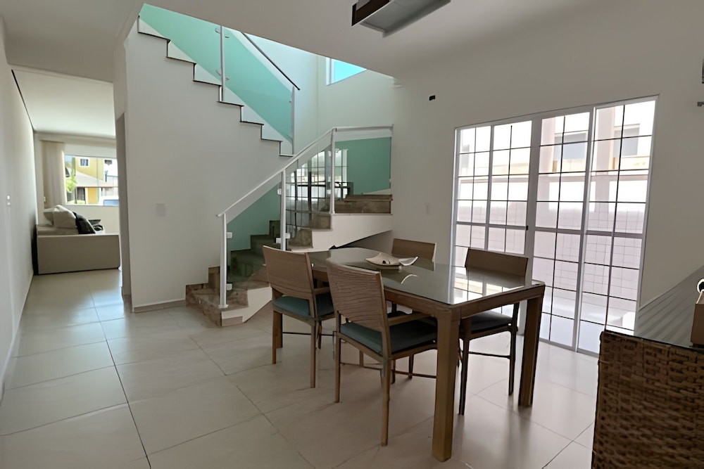 Casa com piscina em Boraceia