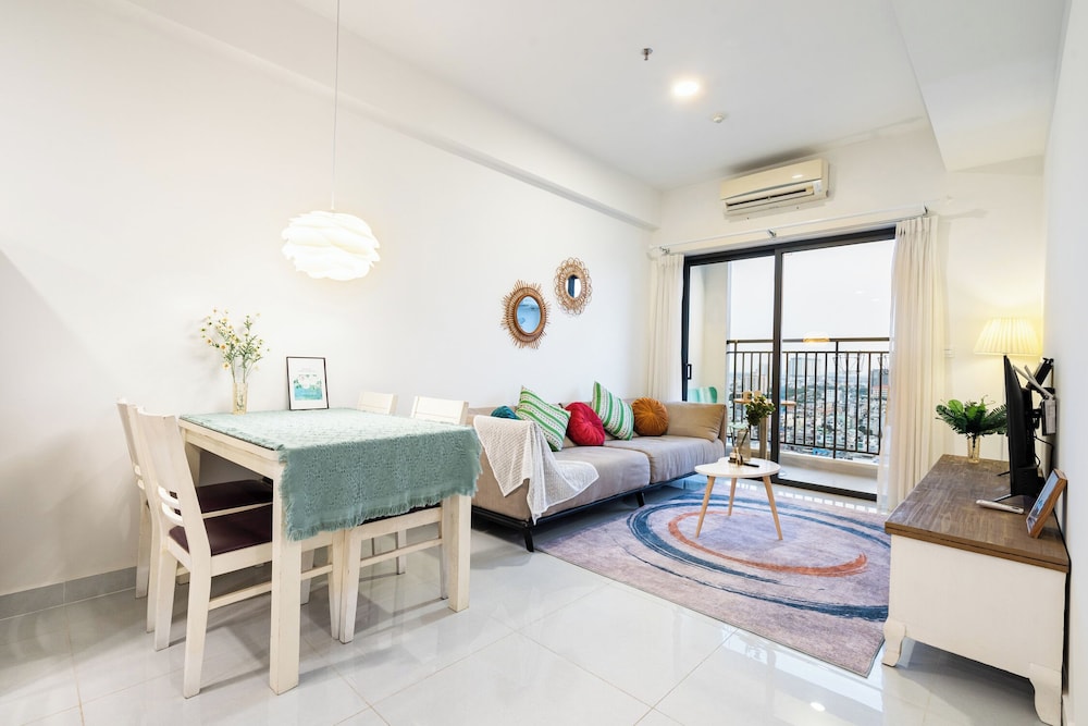SOHO Premier Residence