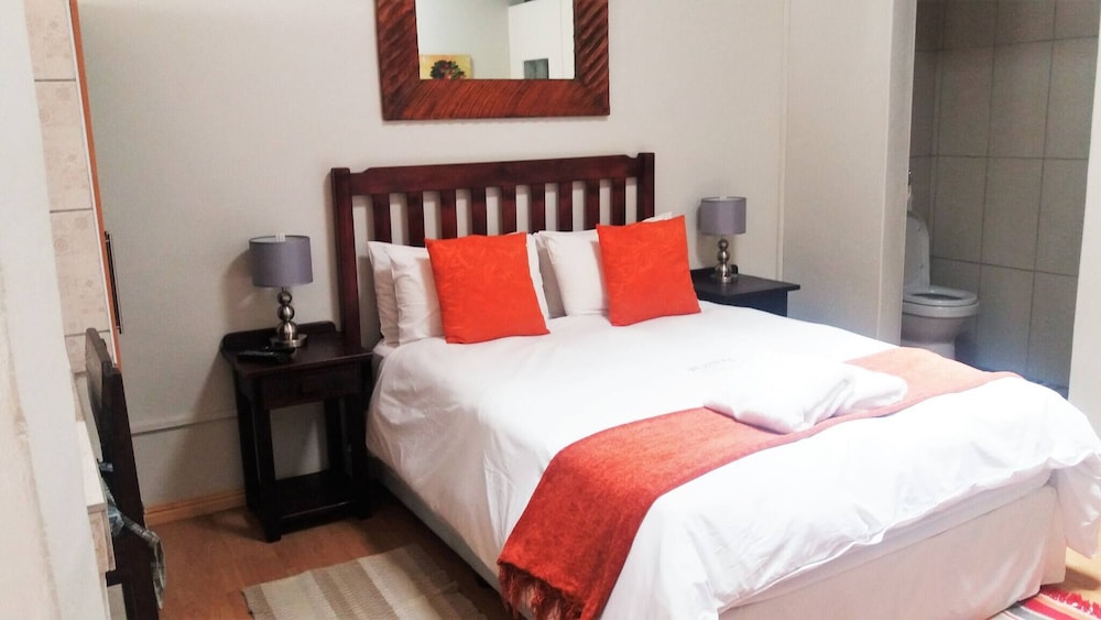 "room in B&B - Room for 6 - Amarachi Guesthouse in Swakopmund Namibia Near Beach and Malls!" view 5
