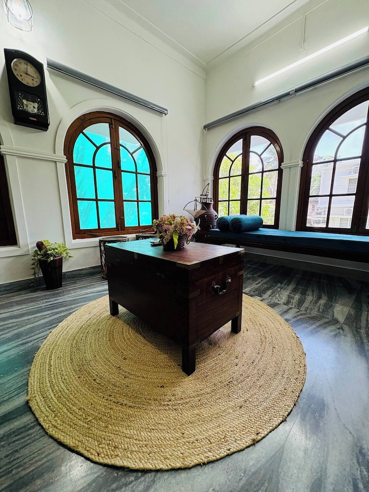 The Haven by Oshara Modern Kerala 3bhk AC Wifi Family Near Fort Kochi Parking