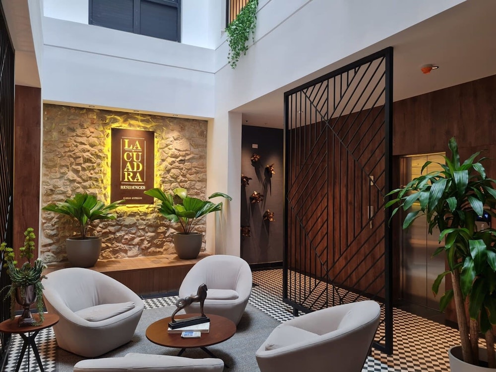 w Beautiful 2BR w Balcony in Casco Viejo