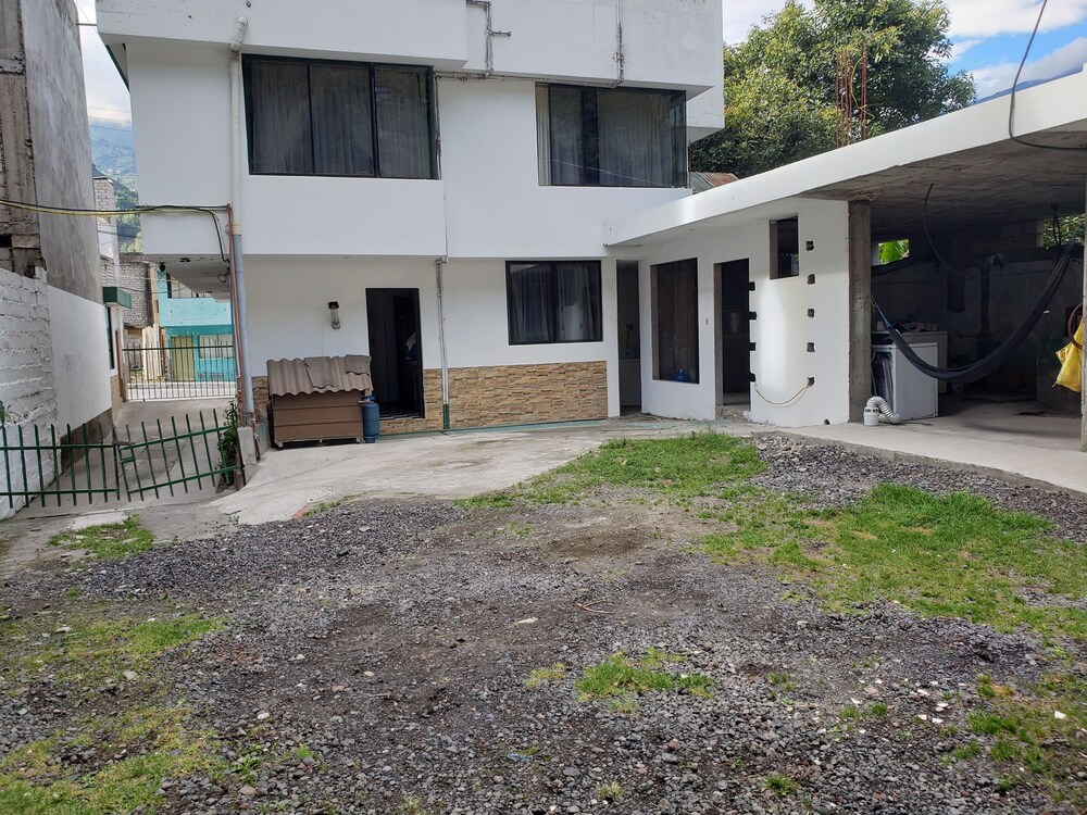 Hostal Monte Real