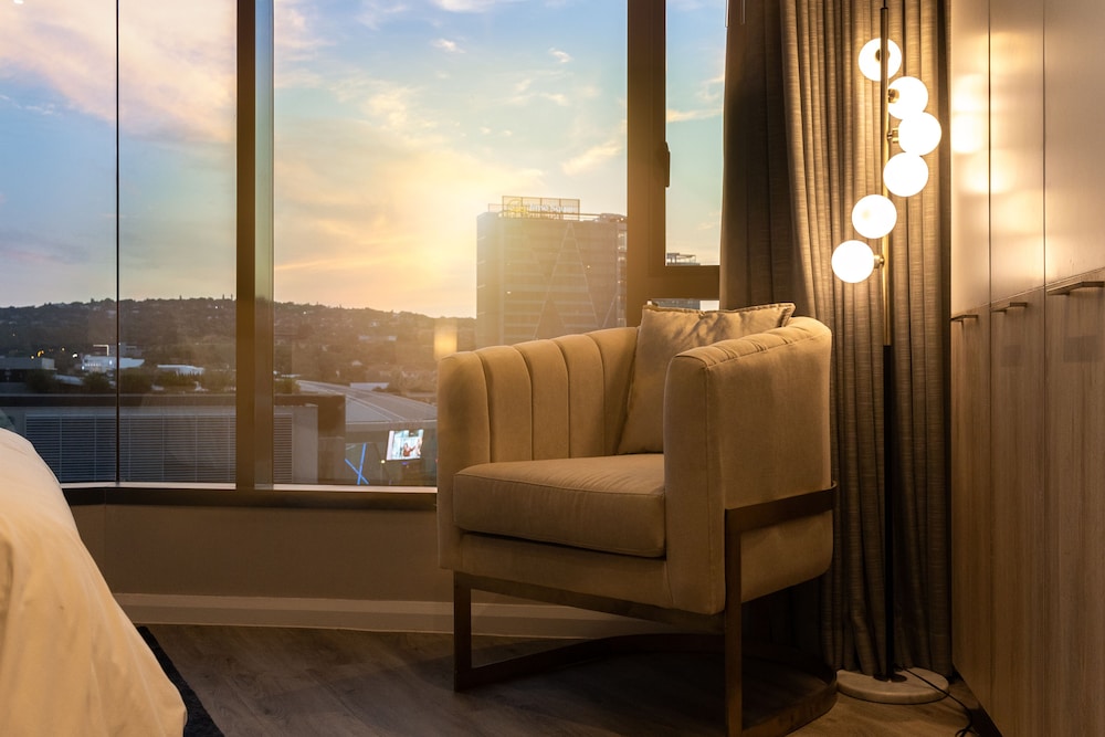 Black Marble - Menlyn Residence view 2