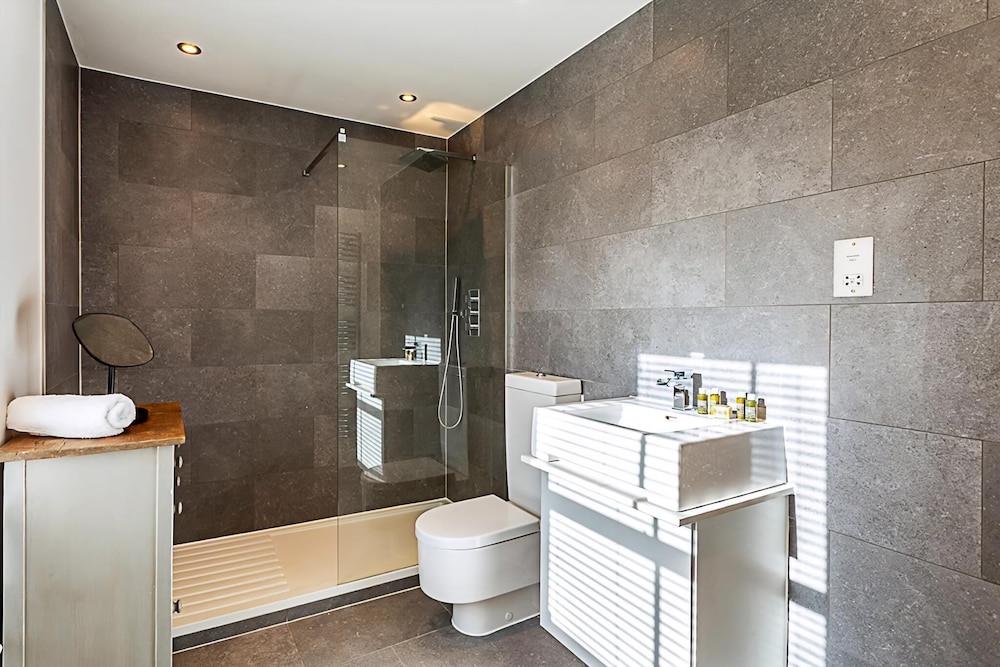 Elegant 3 bed Apartment in Earls Court