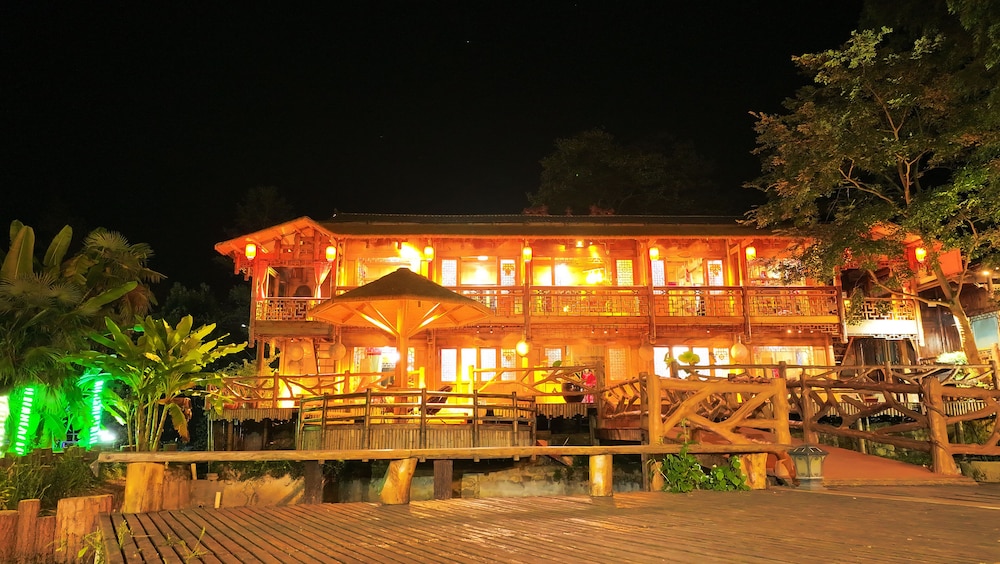 Glass Inn