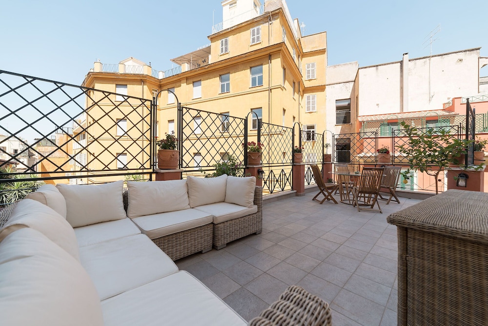 Santa Prassede Rooftop Terrace Studio