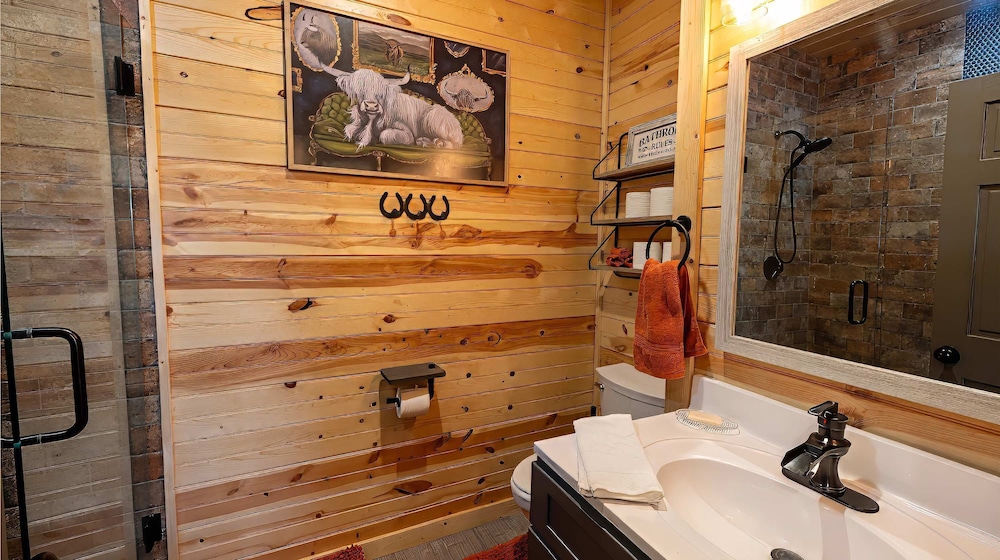 Bigfoot Bunkhouse Pool Views Theater Arcade Firepit Book Now
