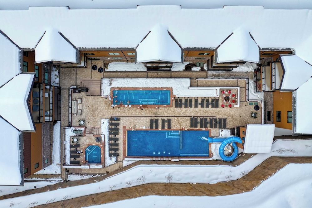 Luxe 3bdr Near Vail w/ Views Gym, Pool, Game Room Alpine Oasis at Frontgate