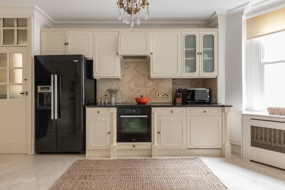 Fitzjames-avenue IV by Onefinestay