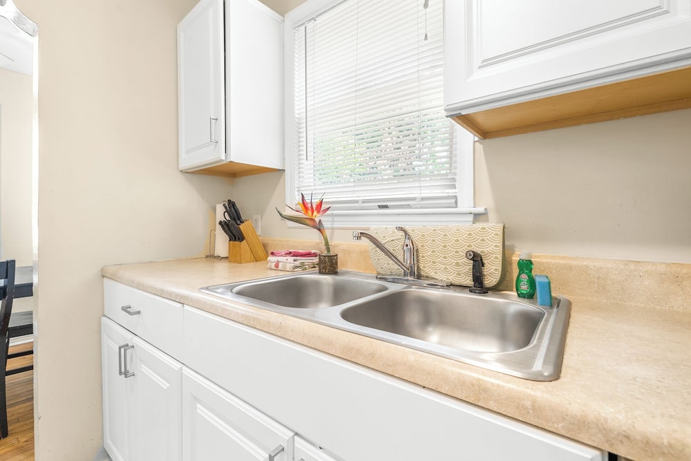 Charming Seminole Heights Getaway - Image 4