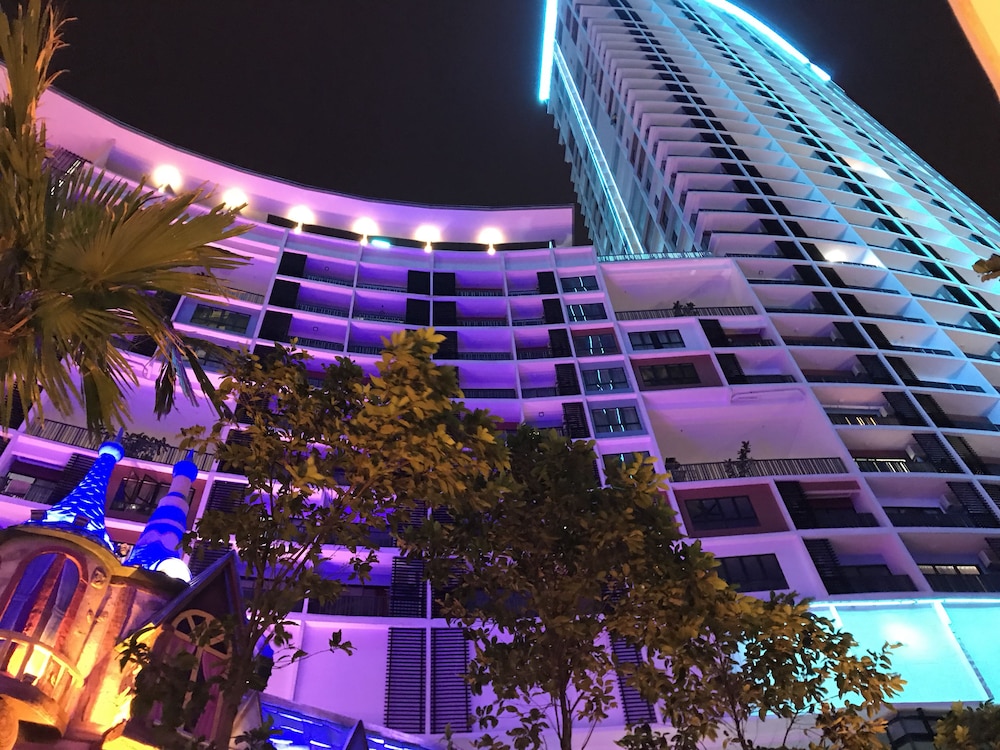 I-City I-Soho Chamey Homestay Condo