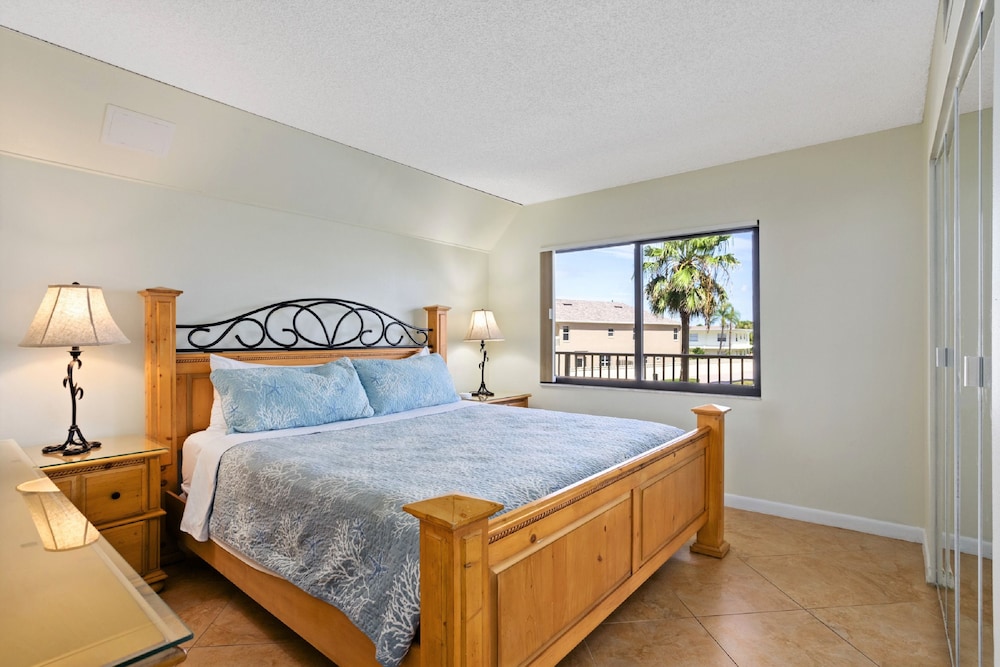 Canaveral Towers by Happy Palm Stays