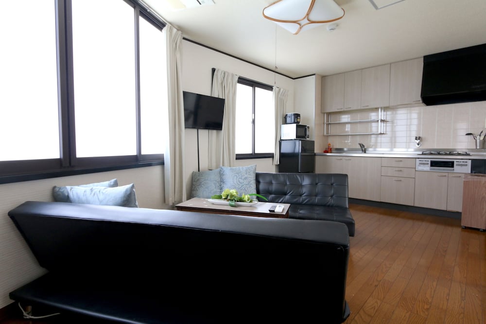 Guest House Liz Nakazaki-cho