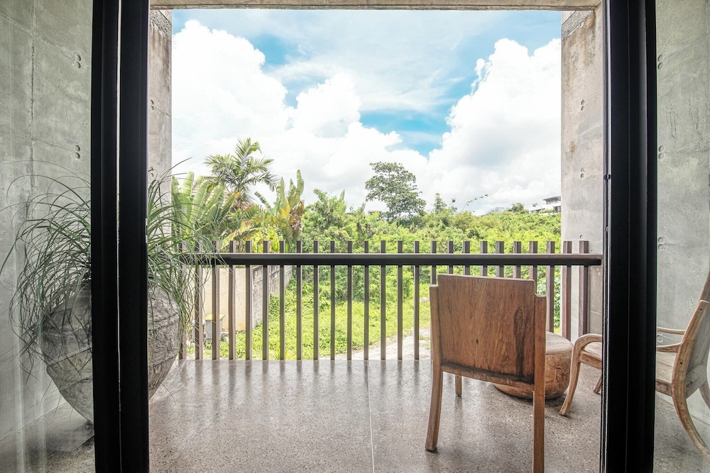 Modern 2BR Villa Enclosed Living Heart of Canggu