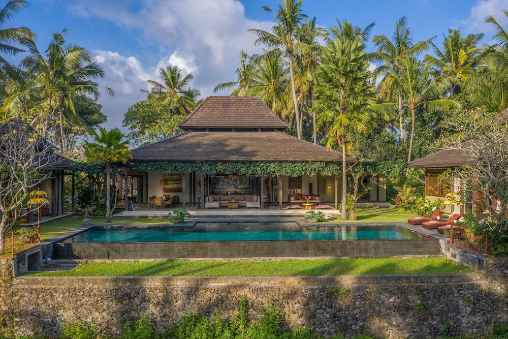 Villa Crystal Castle