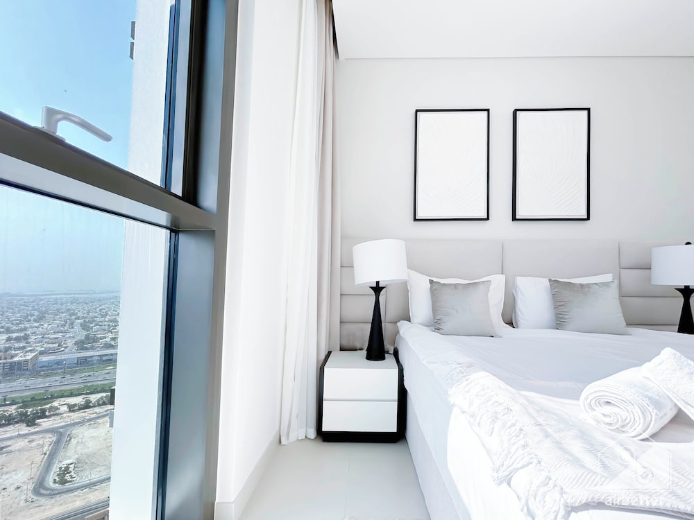 Luxurious 2B Apartment at Burj Crown Downtown