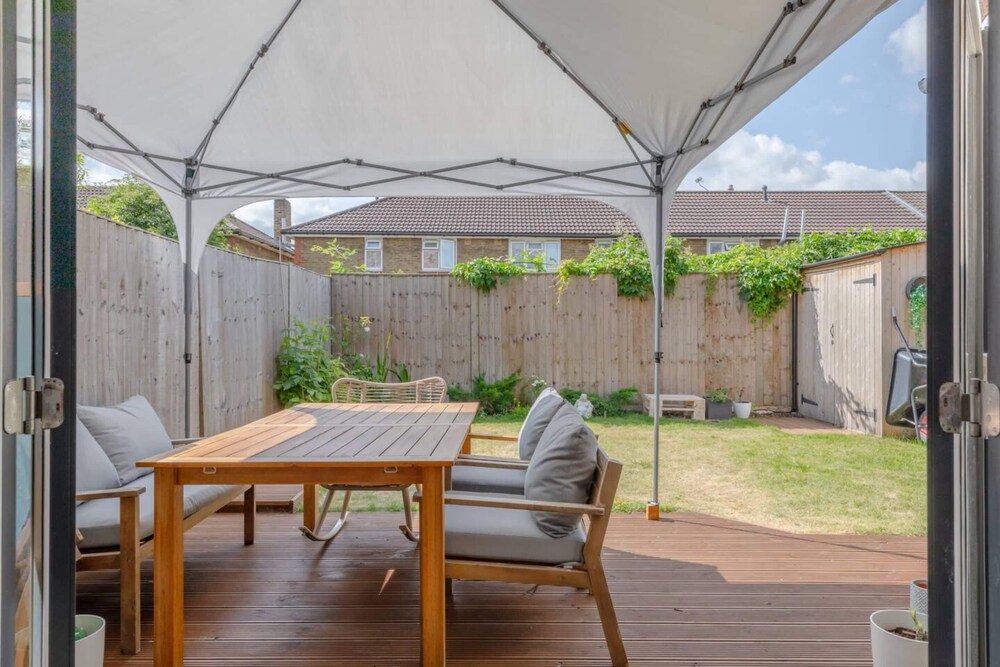 Modern & Spacious 3BD House - Canning Town