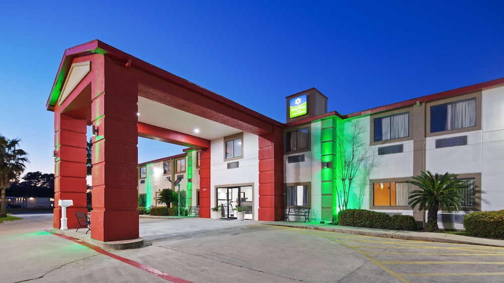 San Antonio Vacations - SureStay Hotel by Best Western Orange - Property Image 4