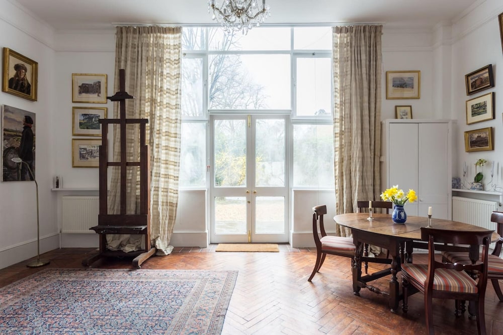 Artistic 1bed Flat