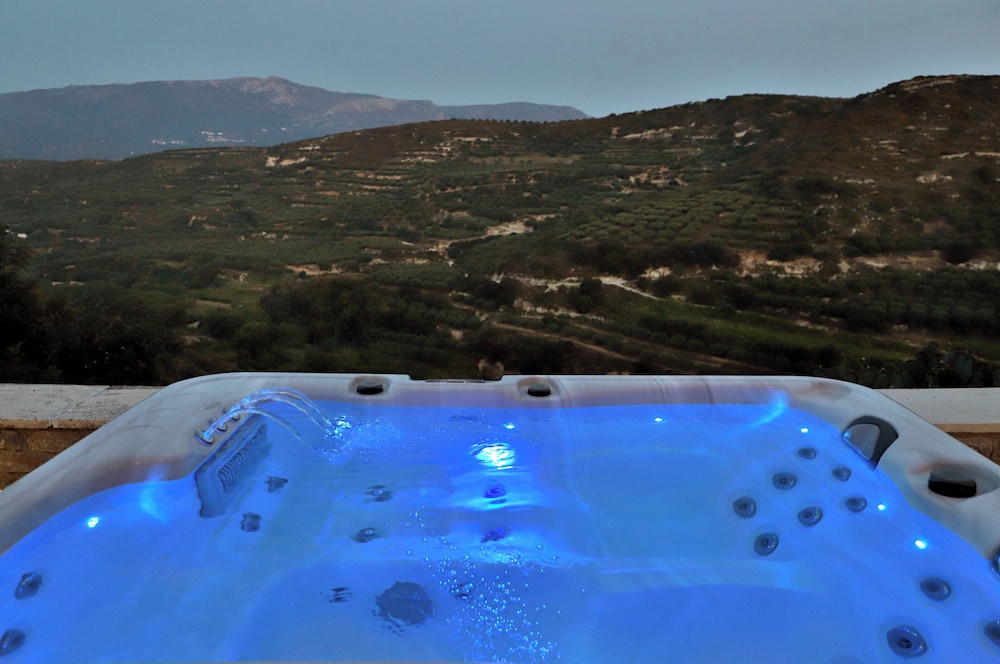 Amvikas Suites in Sitia