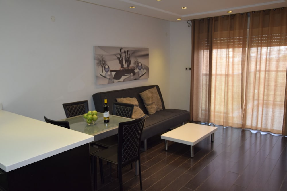La Palmora Suites