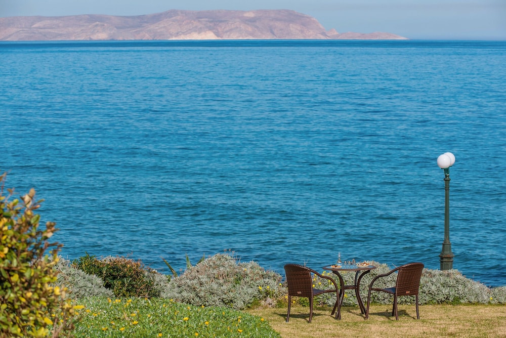 Aphrodite beachfront villa