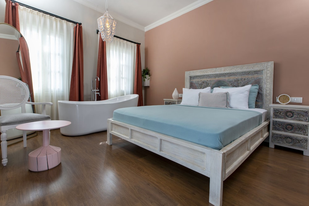 Noa's Boutique Hotel - Image 38