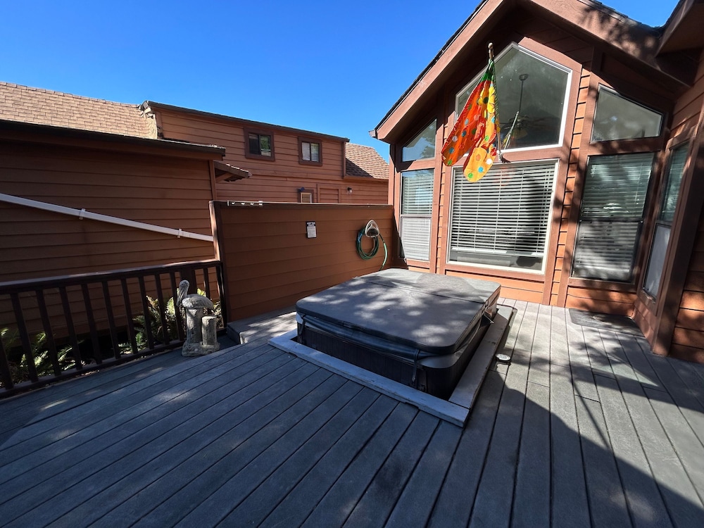 Oceanview Cabin 18 With Private Jacuzzi