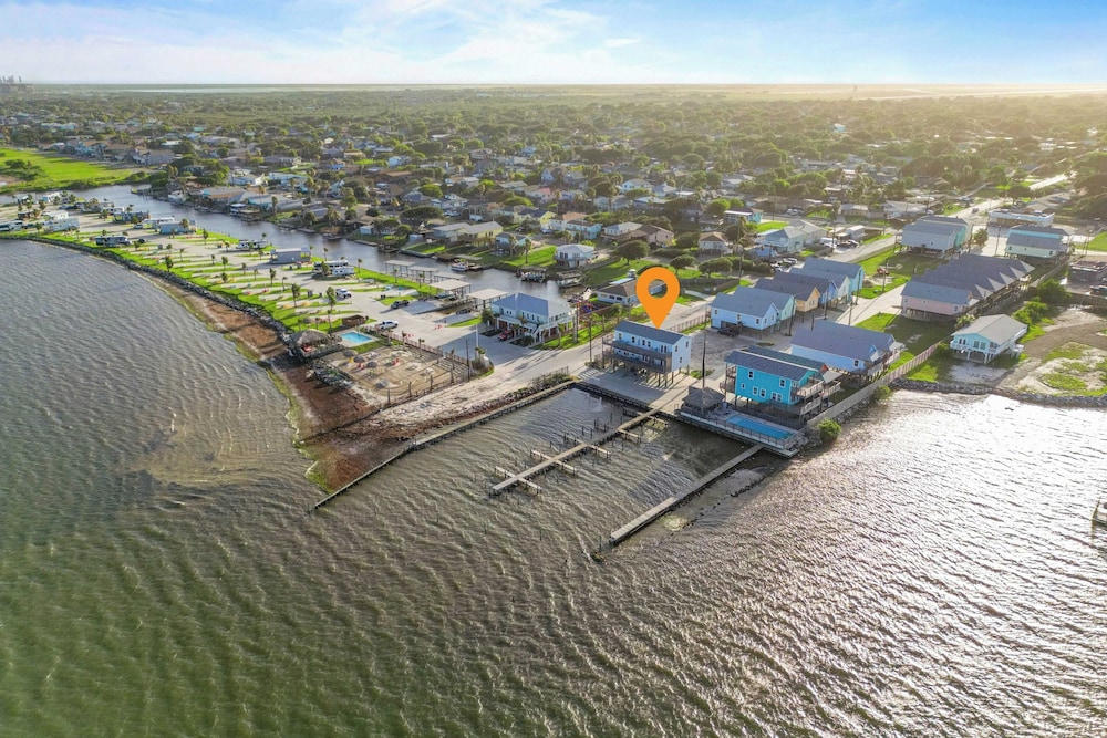 Laguna Sunrise Water Views, Private Pool + Minutes to Padre Island & Beaches