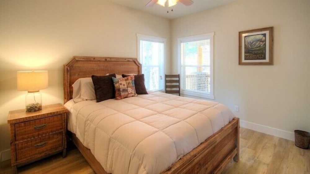 Scenic Wonders River Rock 3 Bedroom Loft view 2