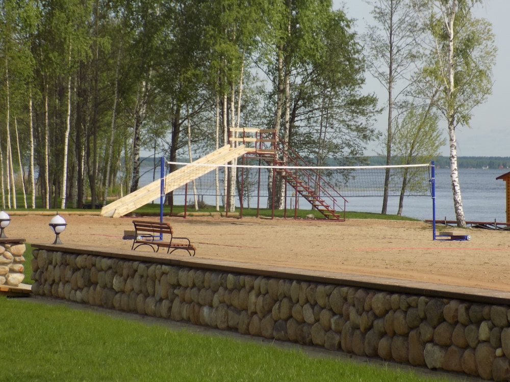 Woods Lake Resort