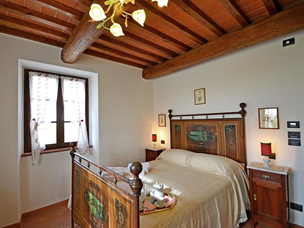 Holiday Home in Tuscany With Pool & Vineyards view 5